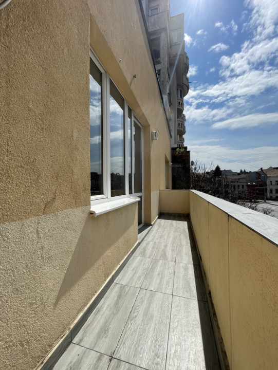 Cameră în spațiu birouri în Piața Cipariu