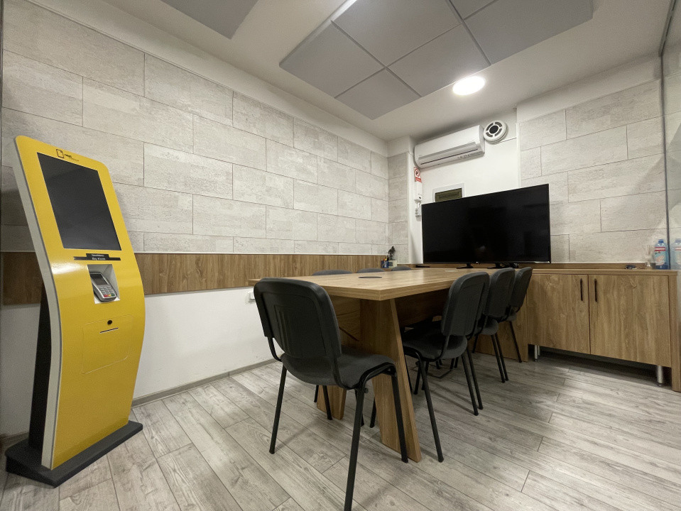 Cameră în spațiu birouri în Piața Cipariu