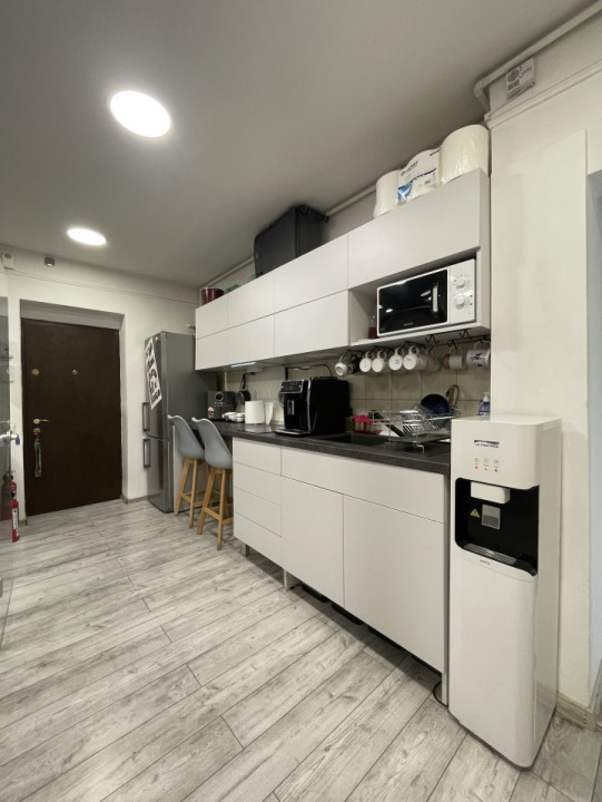 Cameră în spațiu birouri în Piața Cipariu