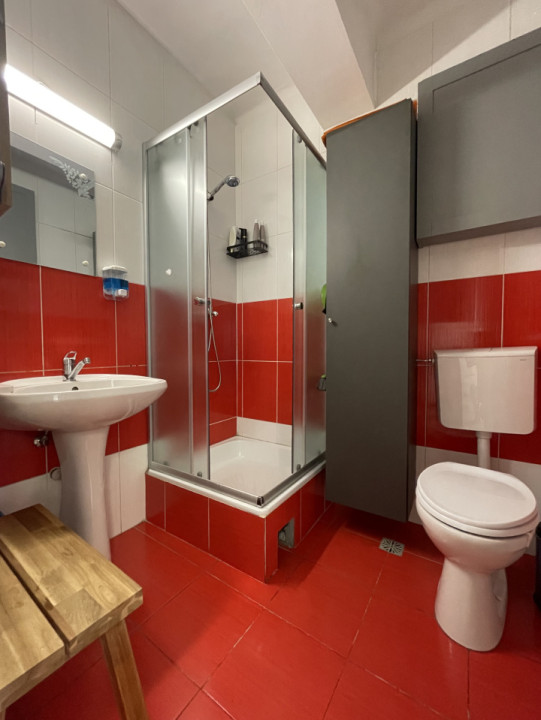 Cameră în spațiu birouri în Piața Cipariu