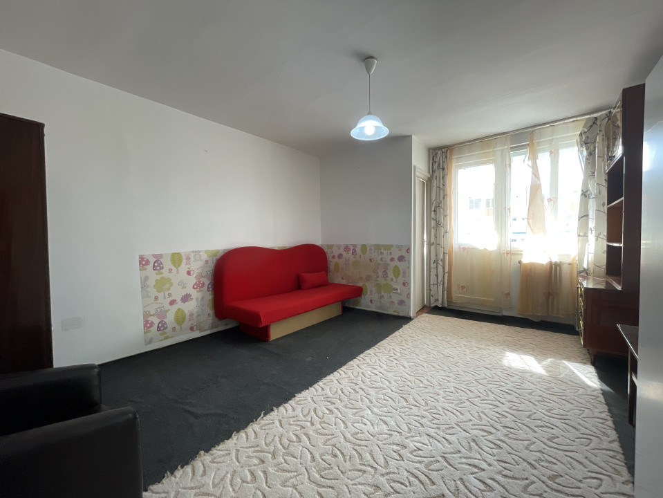 Garsonieră 28mp decomandată și balcon lângă Big