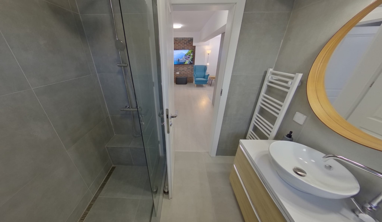 Apartament 3 camere  pe Calea Baciului