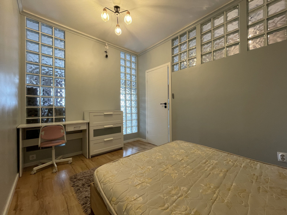 2 camere lângă complexul ERA și ICPIAF
