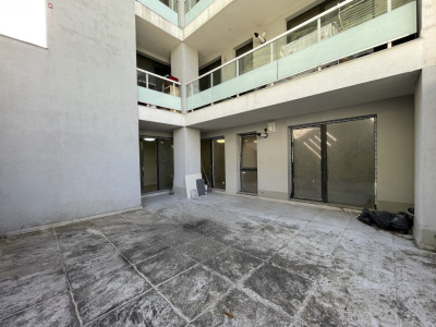 Apartament cu 3 camere, 2 băi și terasă de 35mp