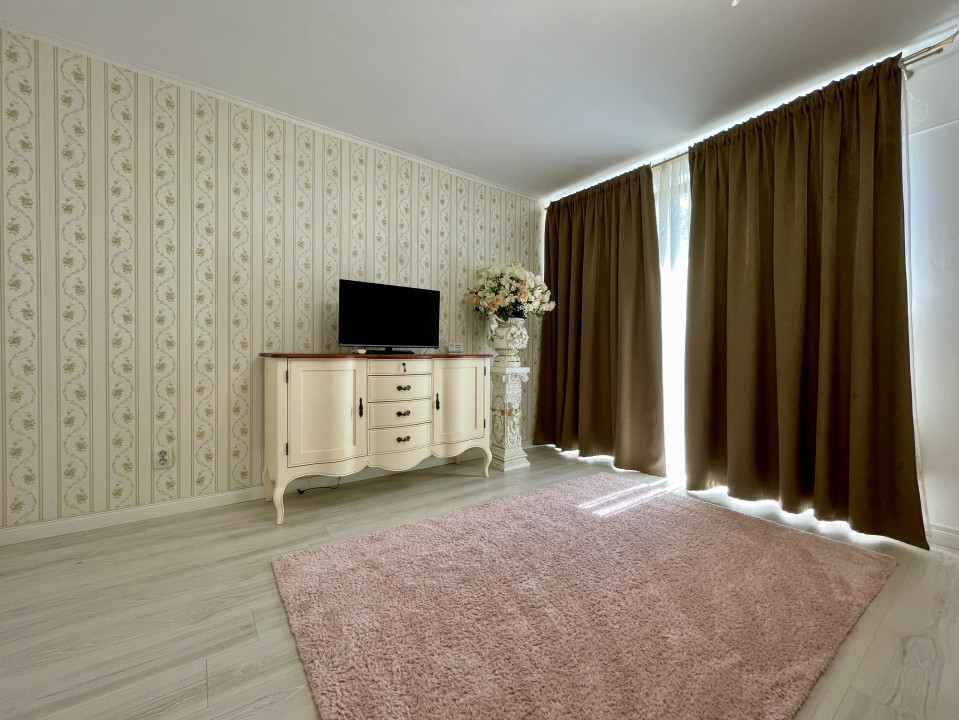 Închiriere apartament decomandat cu terasă și loc de parcare