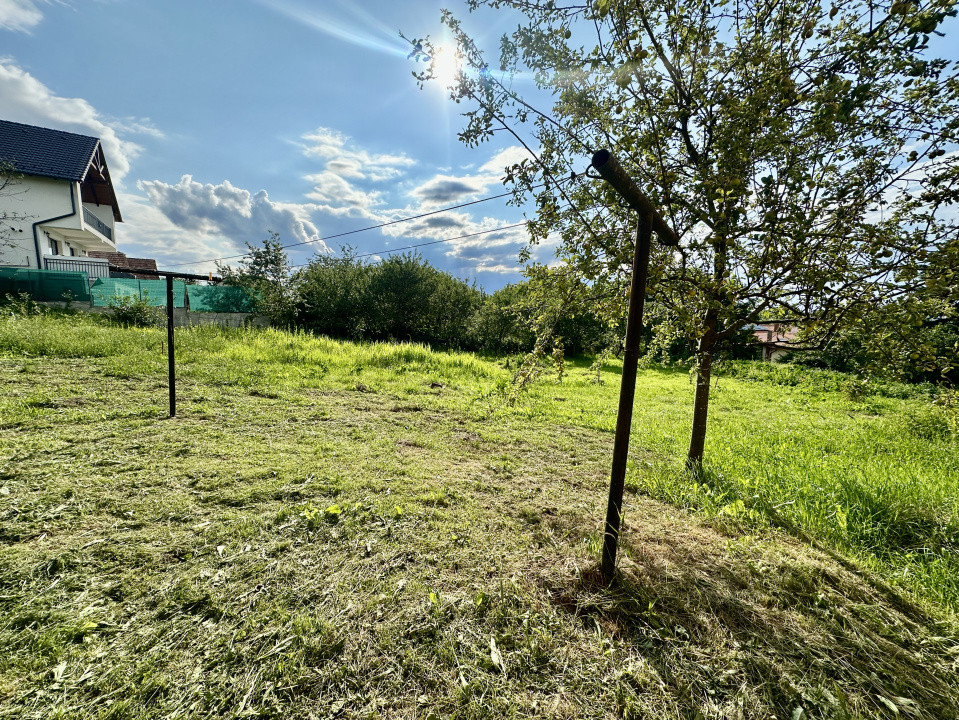 Casă spațioasă și modernă cu curte înierbată în Feleacu
