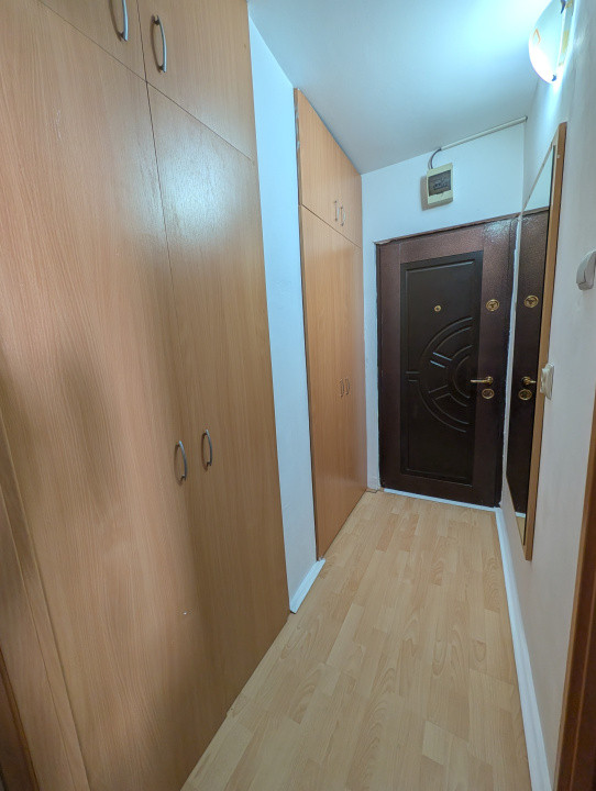 Garsoniera spatioasa in cartierul Plopilor