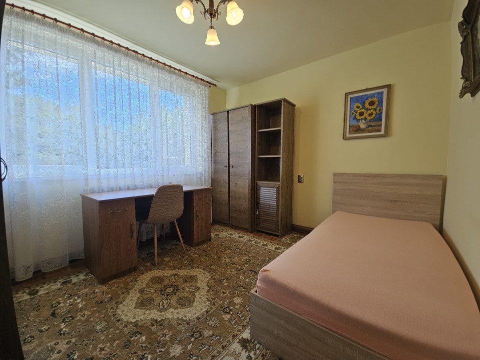 2 camere, renovat, bucătărie separată și parcare