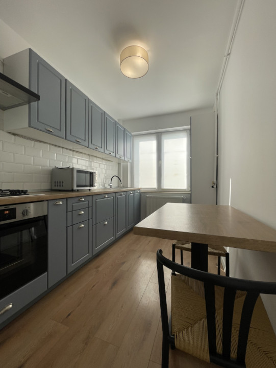 Apartament 3 camere renovat pe str. Horea