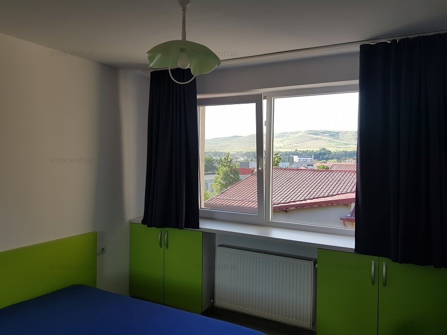 Apartament cu parcare, zona Primaria Floresti