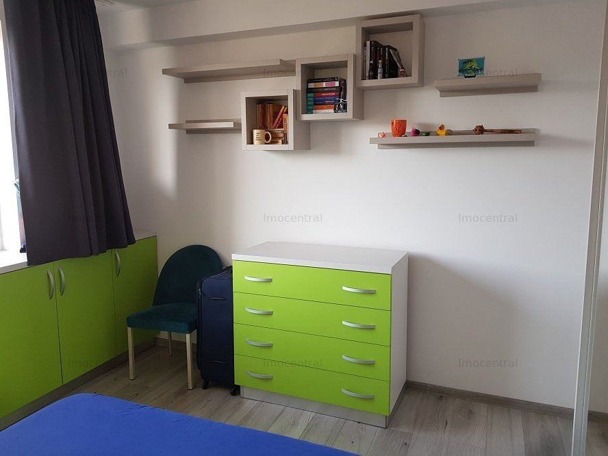 Apartament cu parcare, zona Primaria Floresti