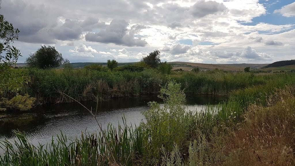 Teren, lac de pesti, zona pentru Pensiuni