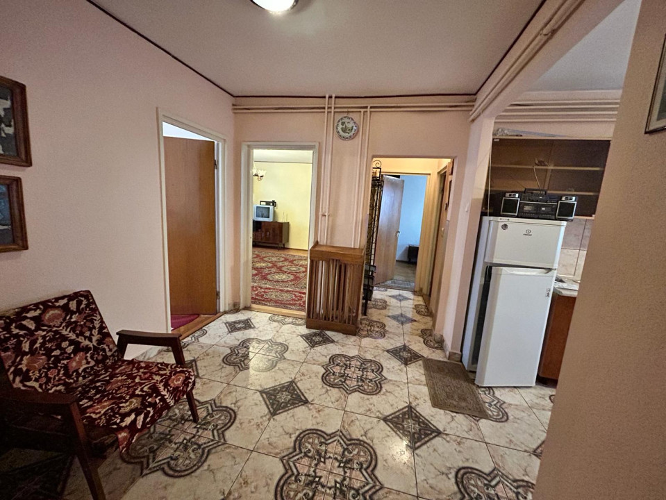 Apartament de vanzare cu 3 camere, zona Kaufland, Manastur, Cluj-Napoca