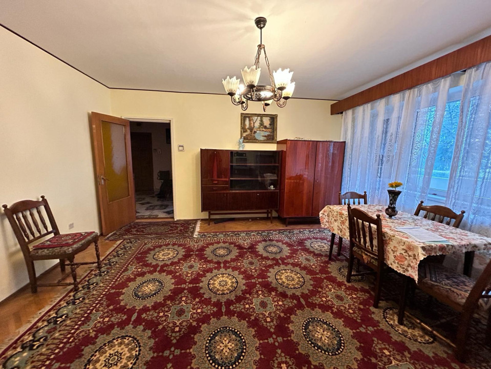 Apartament de vanzare cu 3 camere, zona Kaufland, Manastur, Cluj-Napoca