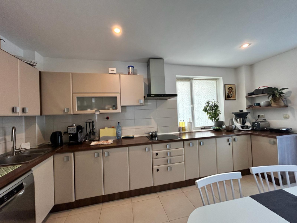 Apartament de vanzare 3 camere  spatios si modern, Manastur, Cluj-Napoca 