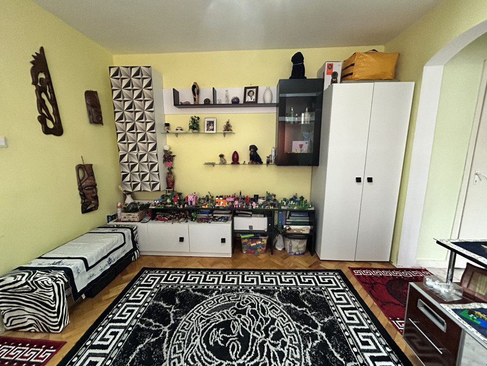 Apartament de vanzare 3 camere, zona scoala Octavian Goga, Manastur ,Cluj-Napoca