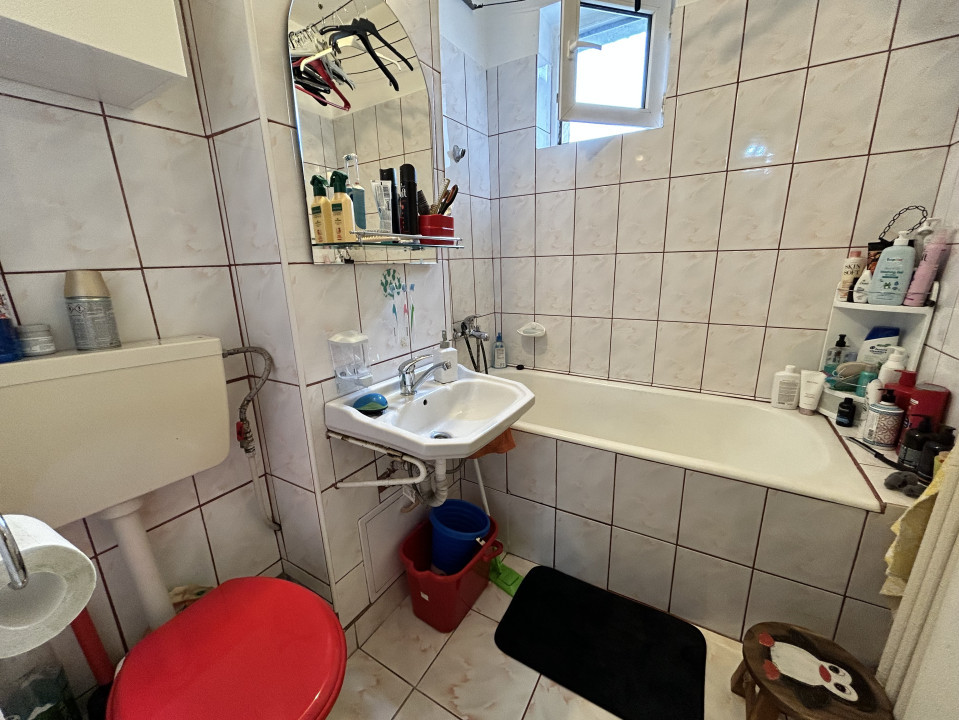 Apartament de vanzare 3 camere, zona scoala Octavian Goga, Manastur ,Cluj-Napoca