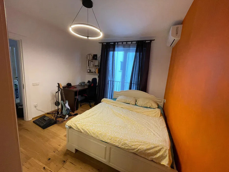 Apartament cu 4 camere, modern, garaj inclus, parc pentru copii în curte, EUROPA