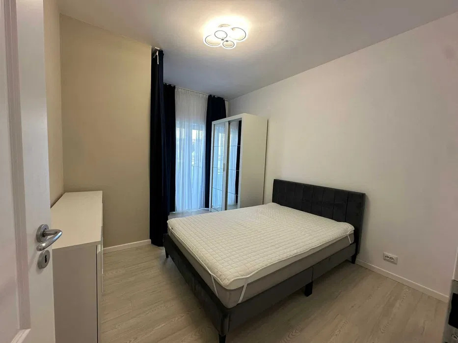 Apartament cu 3 camere si terasa de 100mp, zonă liniștită