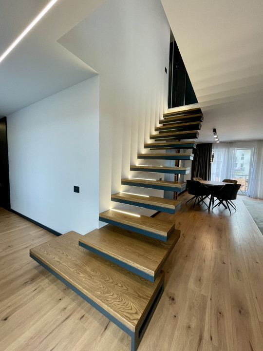 Penthouse 115mp pe 2 nivele cu 2 terase și panoramă superbă