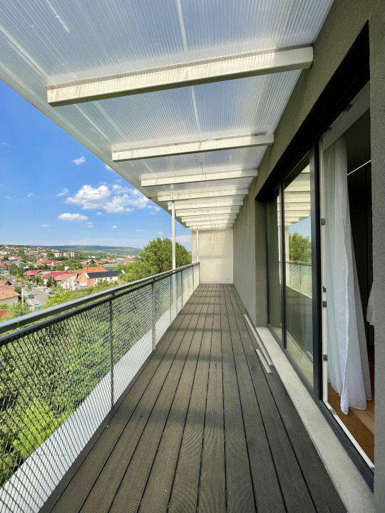 Penthouse 115mp pe 2 nivele cu 2 terase și panoramă superbă