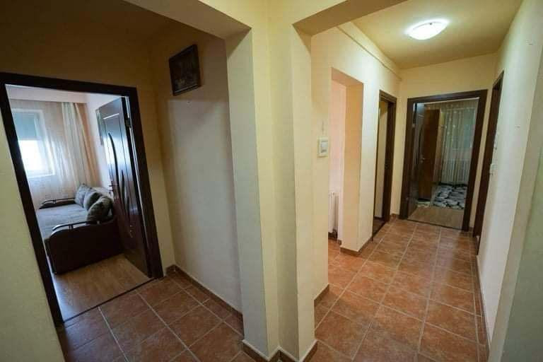 Apartament de inchiriat 3 camere, zona str Mehedinti, La Terenuri, Manastur