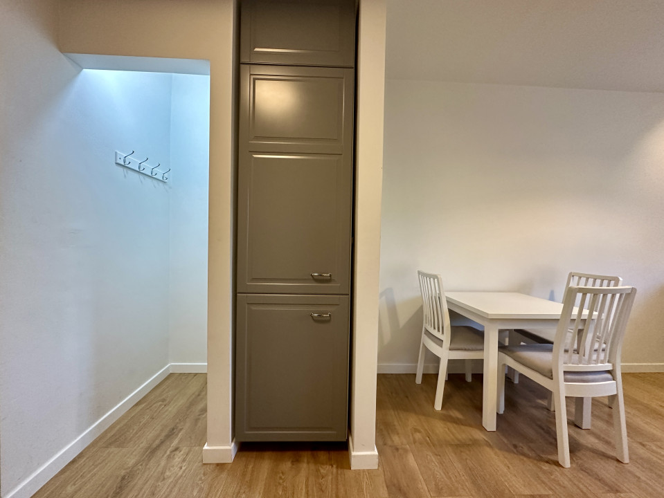 Apartament modern, 2 camere decomandate, zona liniștită, aproape de centru