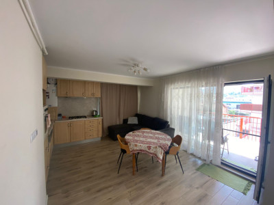 Apartament 2 camere de inchiriat, Zona Vivo -Metro