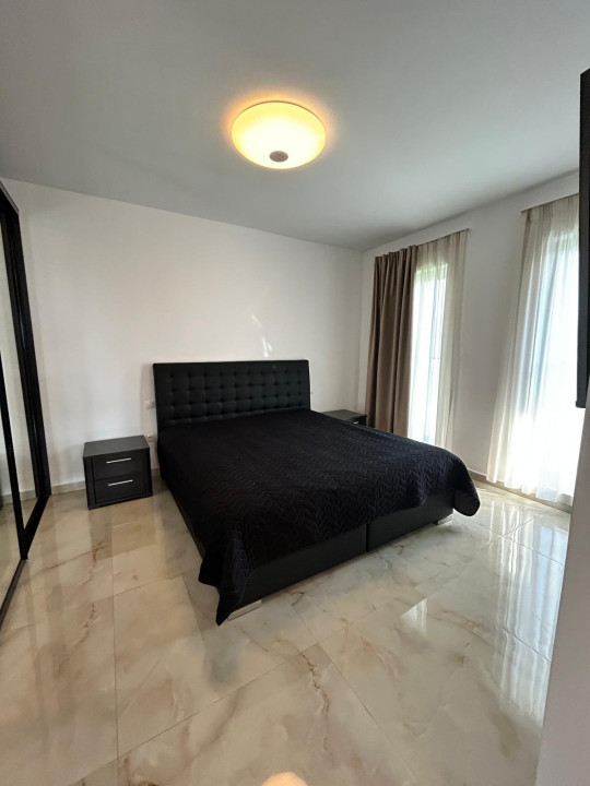 Apartament de vanzare tip penthouse cu 3 camere si terasa , Floresti