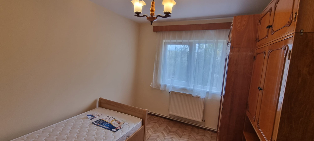 Apartament, 3 dormitoare decomandate, bucatarie si  doua bai, Marasti