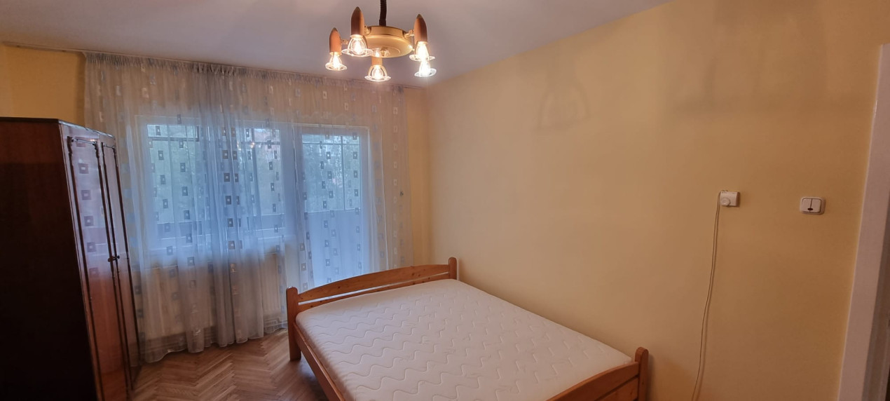 Apartament, 3 dormitoare decomandate, bucatarie si  doua bai, Marasti