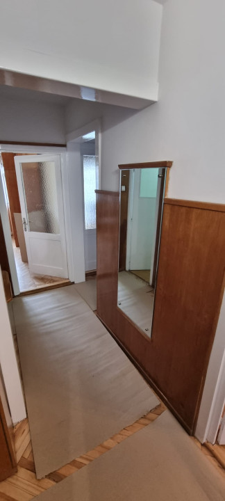 Apartament, 3 dormitoare decomandate, bucatarie si  doua bai, Marasti