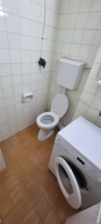 Apartament, 3 dormitoare decomandate, bucatarie si  doua bai, Marasti