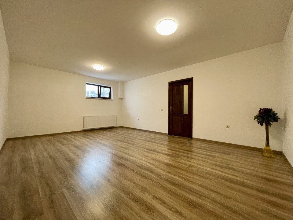 Duplex spațios complet mobilat cu teren de 300mp