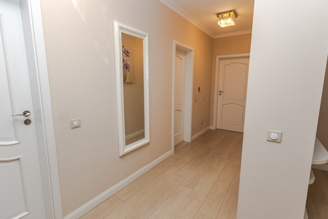 Riviera Luxury, apartament cu 3 camere și parcare de închiriat,