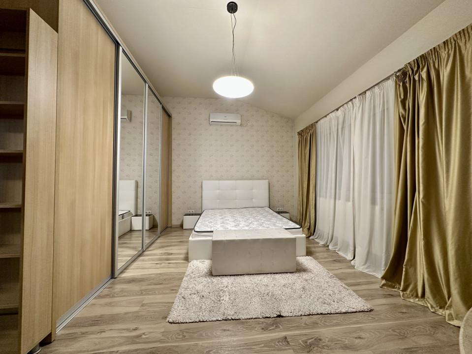 Apartament unic, foarte spațios și luminos, garaj inclus, aproape de Grand Hotel