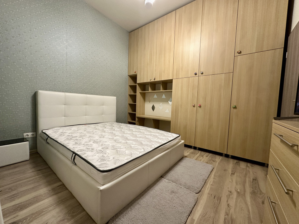 Apartament unic, foarte spațios și luminos, garaj inclus, aproape de Grand Hotel