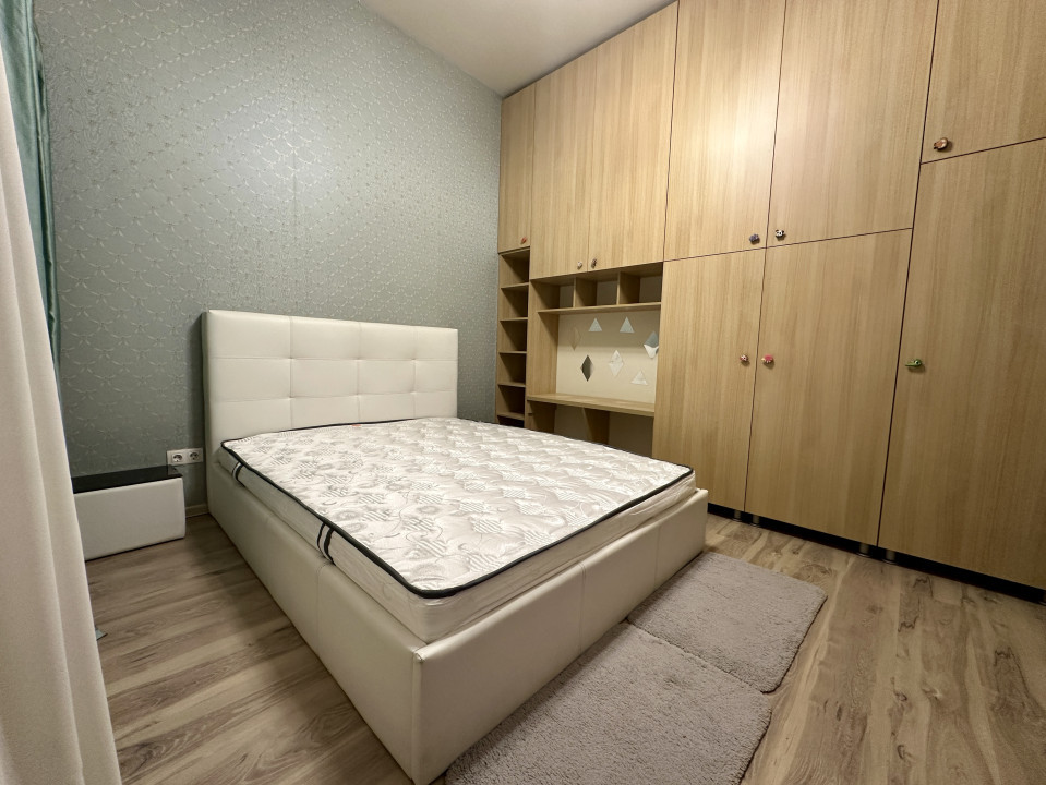 Apartament unic, foarte spațios și luminos, garaj inclus, aproape de Grand Hotel