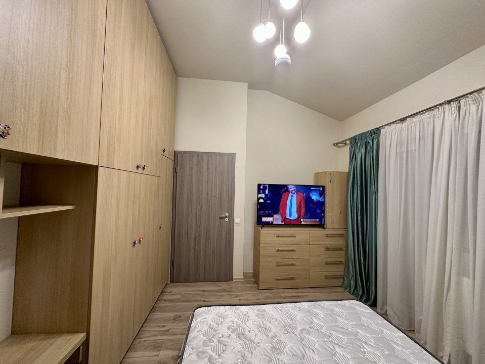 Apartament unic, foarte spațios și luminos, garaj inclus, aproape de Grand Hotel