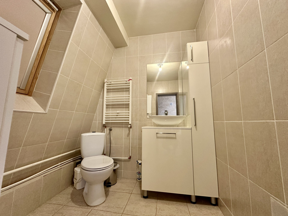 Apartament unic, foarte spațios și luminos, garaj inclus, aproape de Grand Hotel