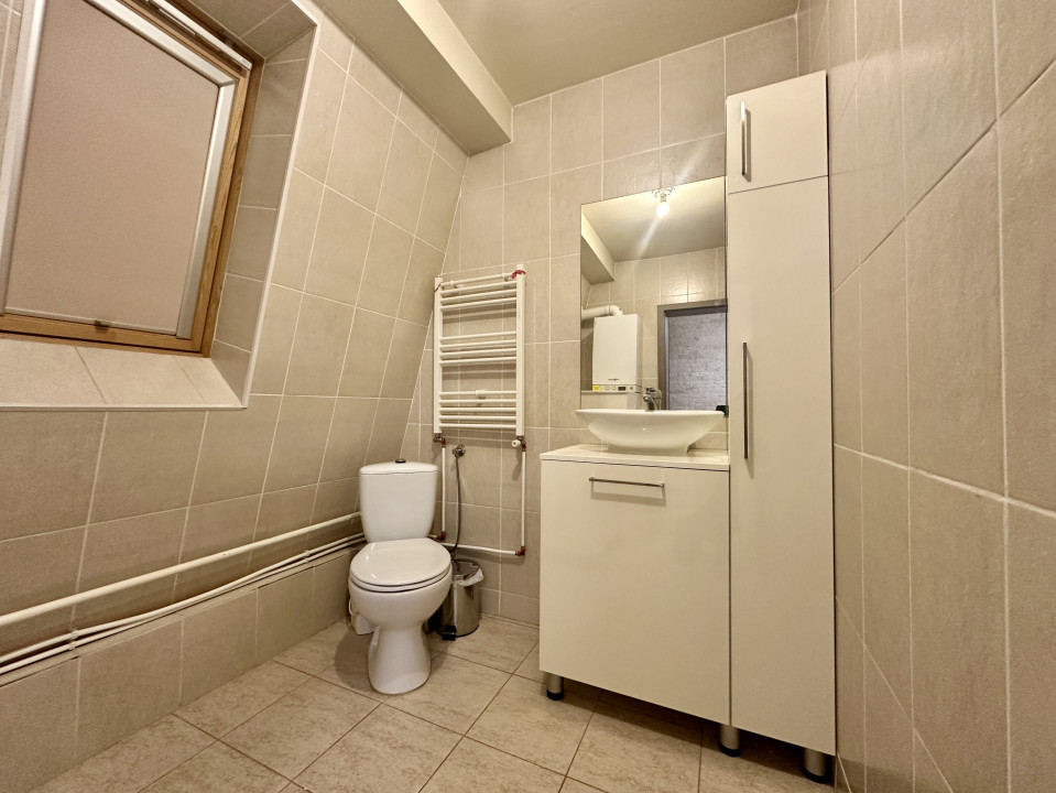 Apartament unic, foarte spațios și luminos, garaj inclus, aproape de Grand Hotel