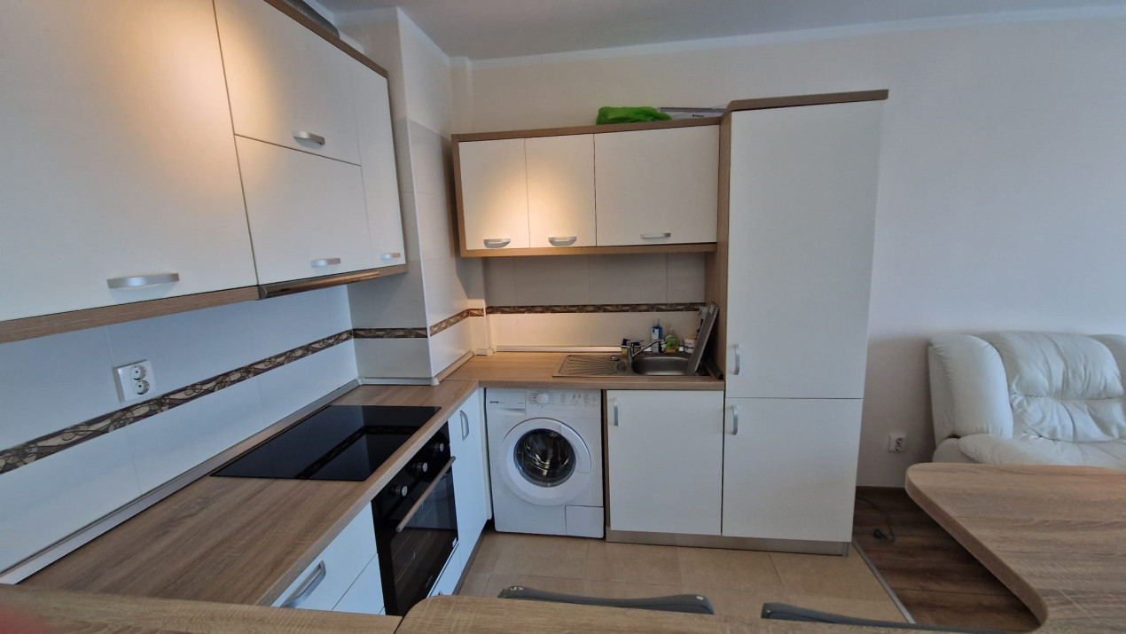 Apartament cu 2 camere de închiriat, foarte luminos, priveliste supeba