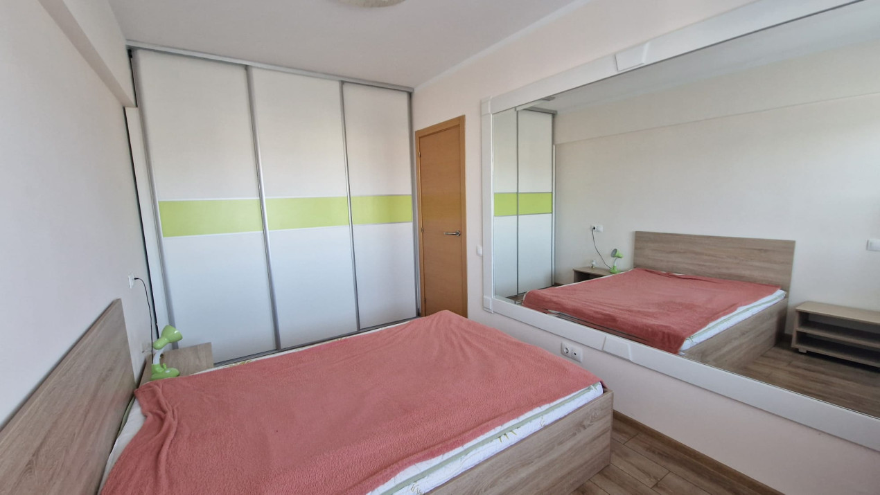 Apartament cu 2 camere de închiriat, foarte luminos, priveliste supeba