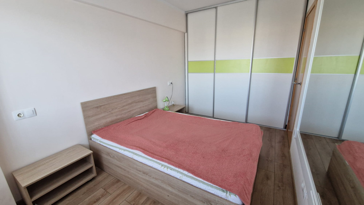 Apartament cu 2 camere de închiriat, foarte luminos, priveliste supeba