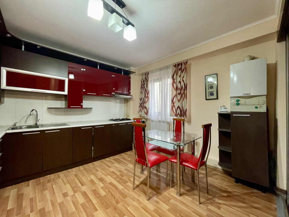 Inchiriere apartament 3 camere pe Teodor Mihali