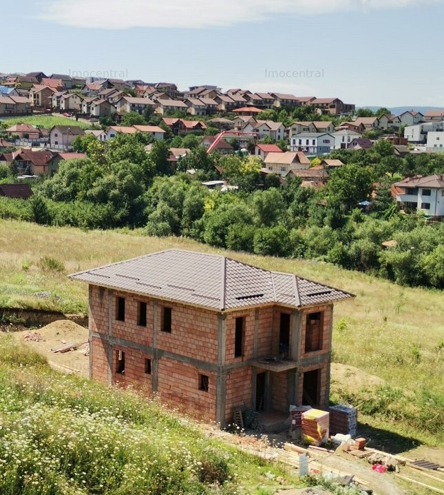 Teren cu Autorizatie, toate utilitatile si Studiu de Versant