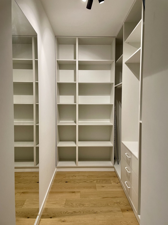 Apartament 2 camere, dressing și balcon 11mp