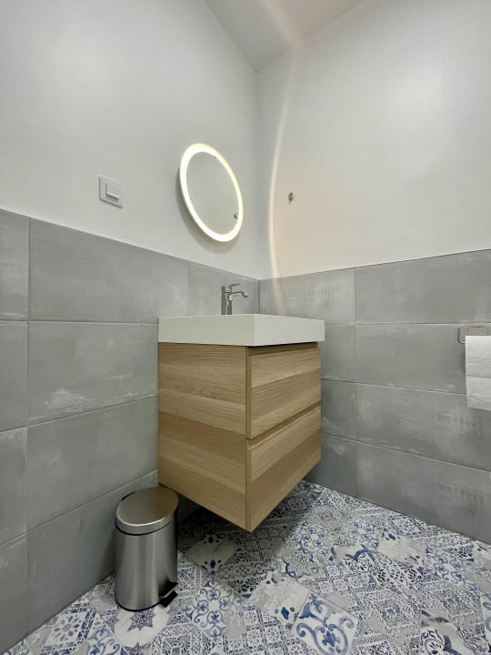 Închiriere 3 camere, 70mp, dormitor cu baie proprie