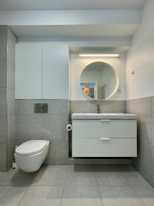 Închiriere 3 camere, 70mp, dormitor cu baie proprie