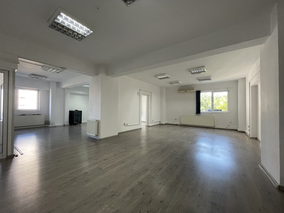 Spațiu birouri 200mp cu terasă 30mp și 2 parcări subterane